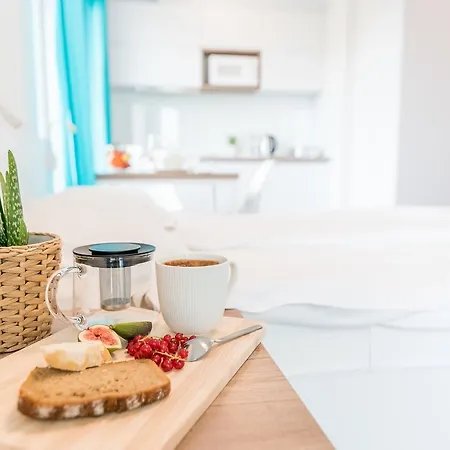 Apartament Invia *