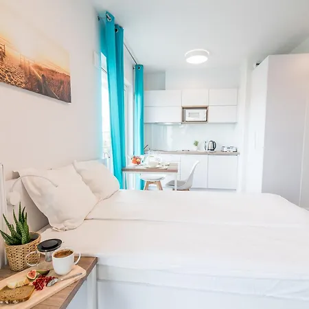 Apartament Invia *